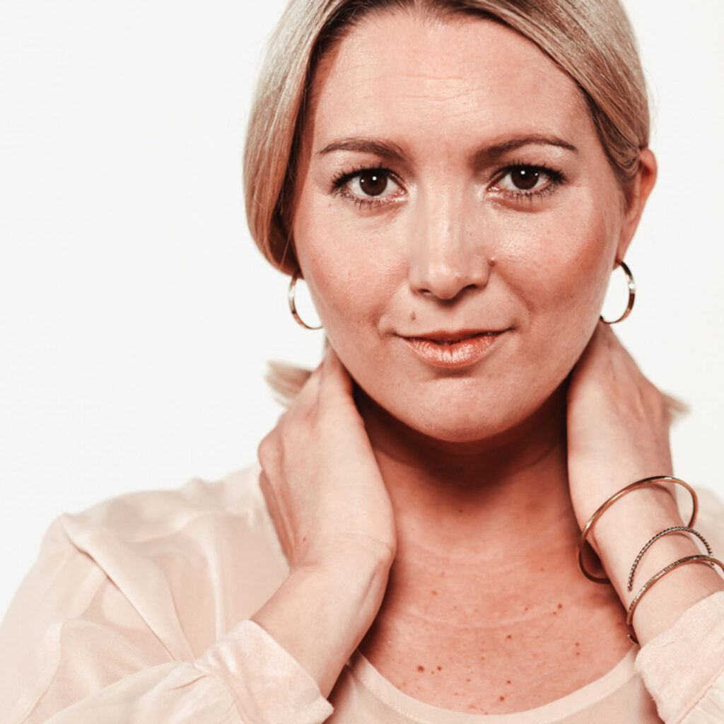 UMIWI Armspangen und Creolen aus Messing